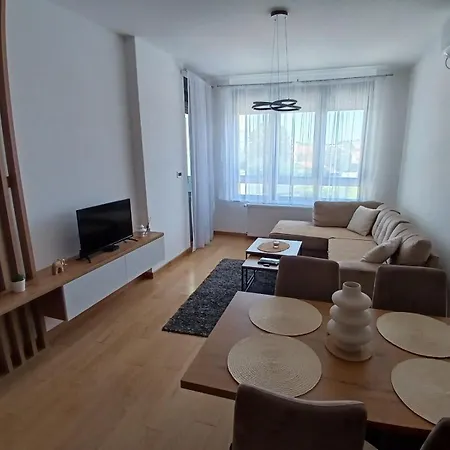 Paradiso - Besplatan Parking Apartament Nowy Sad